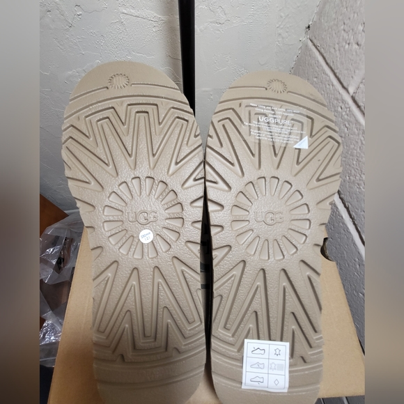 *** SOLD *** UGG Tasman Slipper 'Chestnut' 5955-CHE - Picture 10 of 16